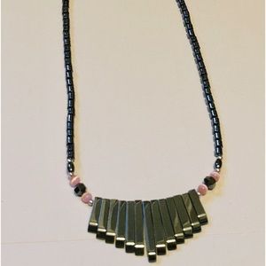 🍀Natural Hematite Stone Necklace From The 70’s